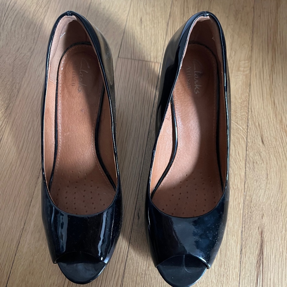 Clark’s Patent Leather Pumps size 8